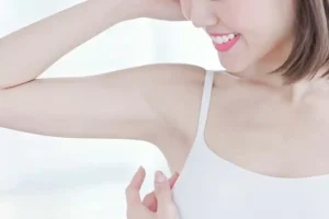 لیزر زیر بغل در کلینیک رازلیزر